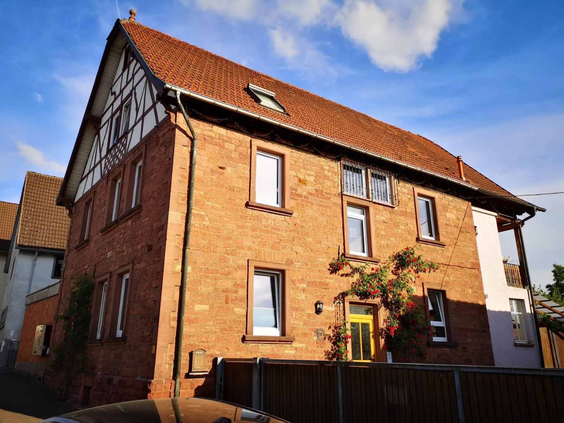 Gemuetliches Sandsteinhaus Buergstadt Номер фото